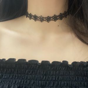 NWOT Boutique Black Flower Choker